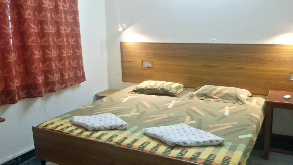 Hotel Sukhsadan Dehradun Zimmer foto