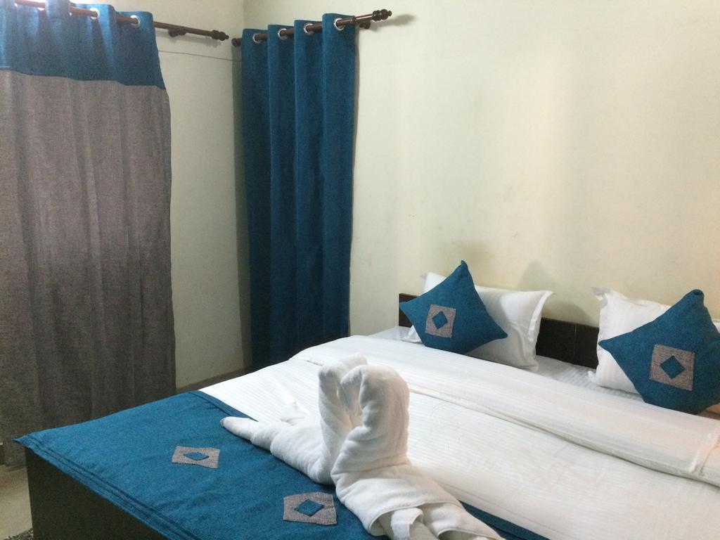 Hotel Sukhsadan Dehradun Zimmer foto